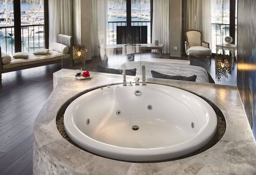 Люкс, Marti Hemithea