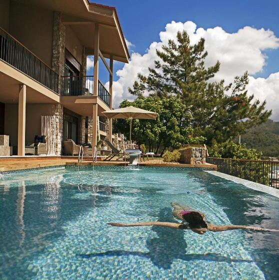 Люкс, Marti Hemithea