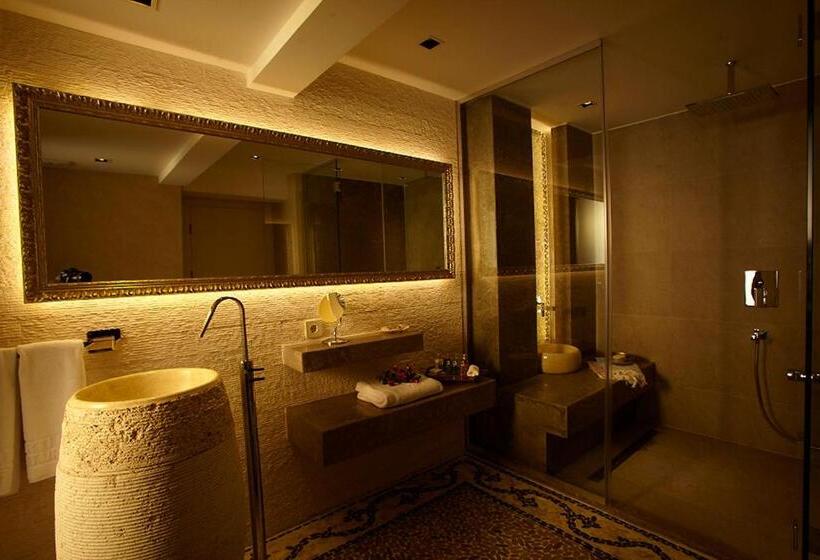 Люкс Премиум, Marti Hemithea