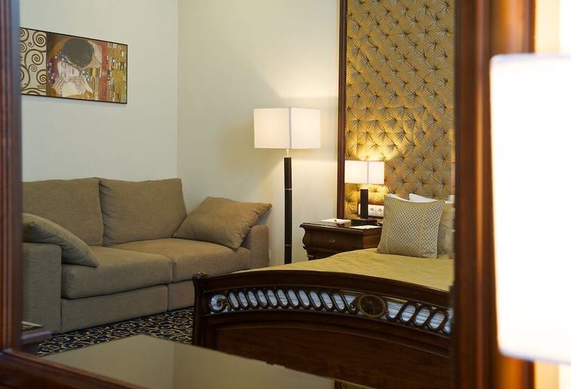 سوییت اجرایی, Metelitsa