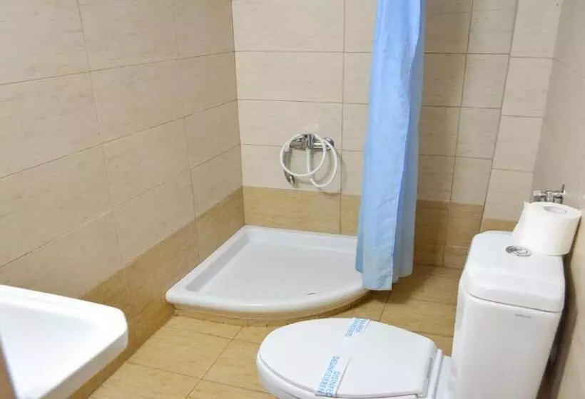 اتاق استاندارد یک نفره, Nea Metropolis