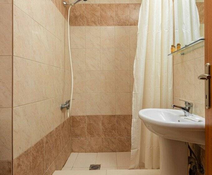 غرفة قياسية, Nea Metropolis