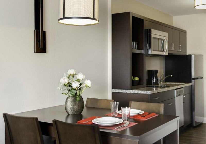 غرفة قياسية, Nea Metropolis