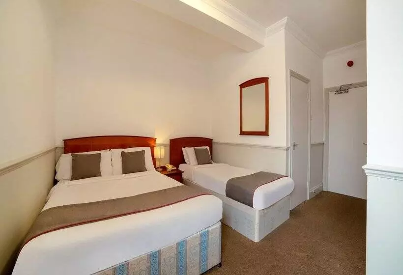 デラックストリプルルーム, OYO London Luton