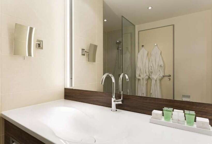 Номер Executive, Ramada By Wyndham Pitesti