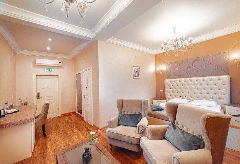 Номер Deluxe, Shato City