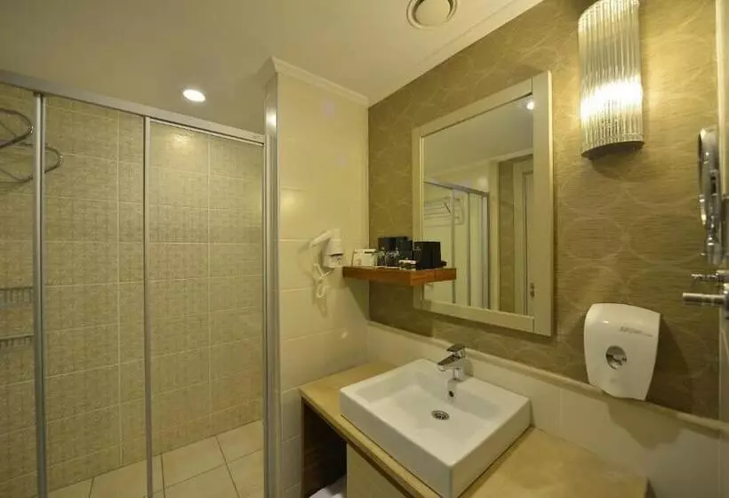 اتاق استاندارد با چشم‌انداز استخر, Side Crown Palace - Ultra All Inclusive