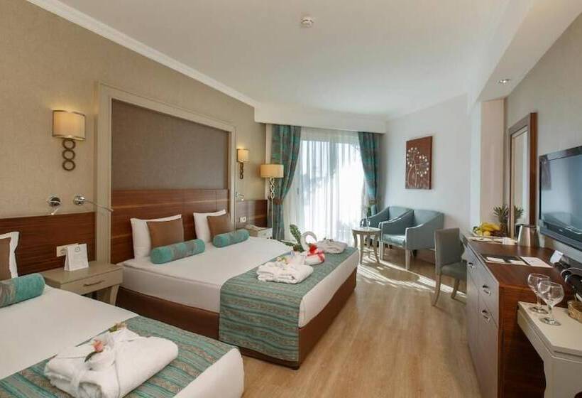 اتاق استاندارد با چشم‌انداز استخر, Side Crown Palace - Ultra All Inclusive