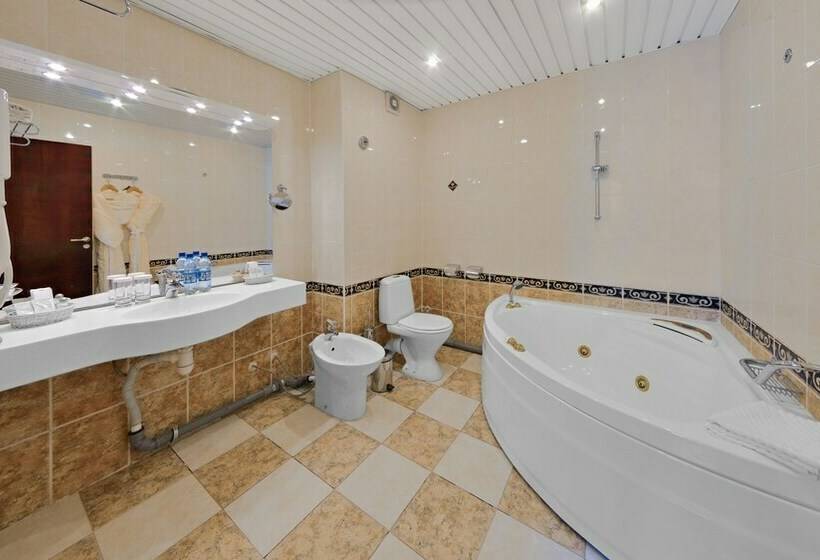 شقة عائلية, Ugorskaya Dolina