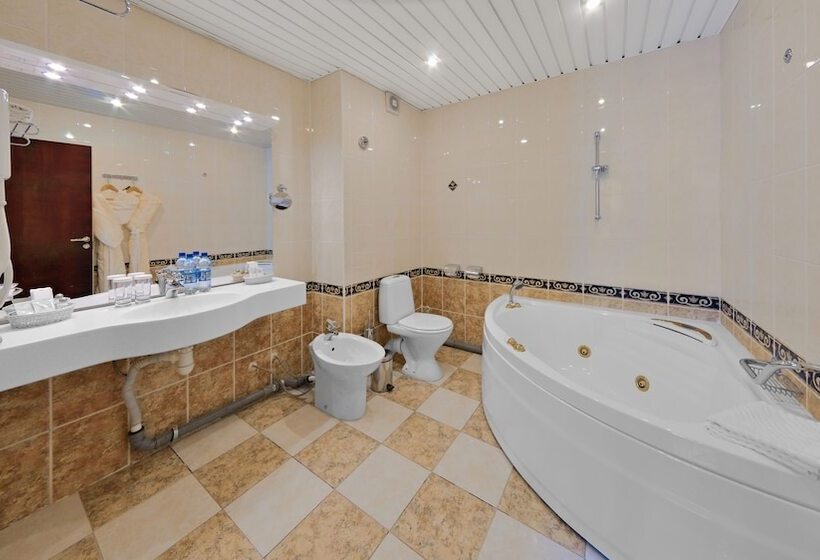 شقة عائلية, Ugorskaya Dolina