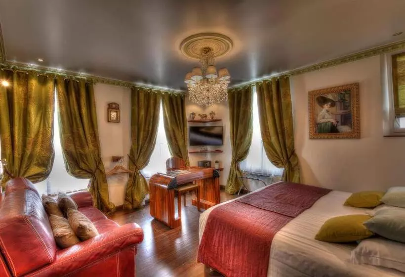 سوییت جونیور, Villa Aultia