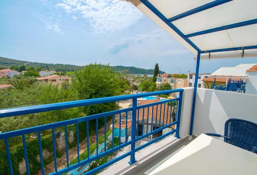 Triple Room Sea View, Marialena