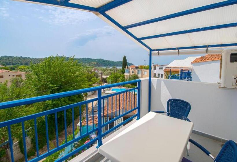 Triple Room Sea View, Marialena