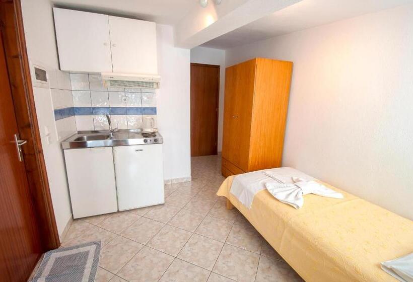 Triple Room Sea View, Marialena