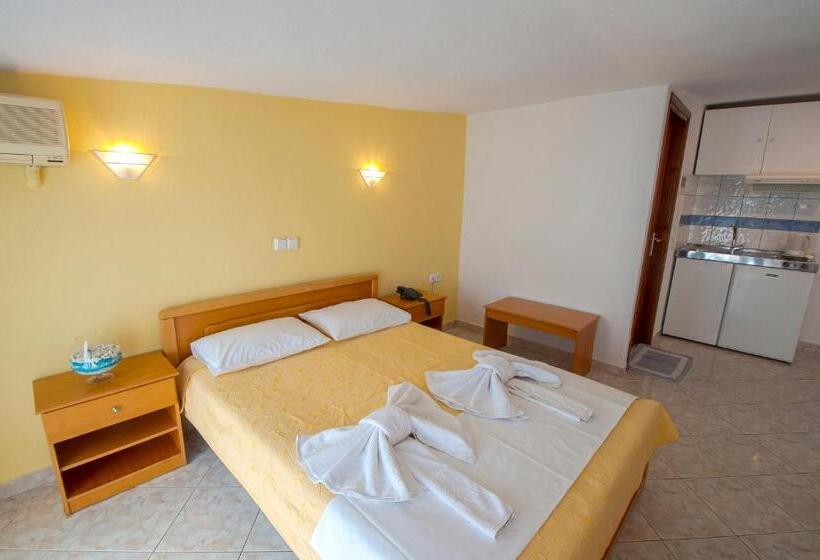 Triple Room Sea View, Marialena