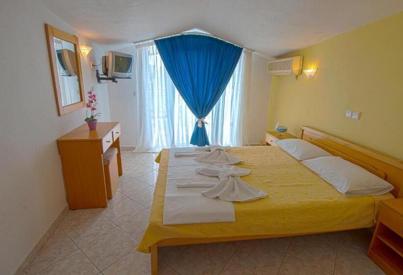 Triple Room Sea View, Marialena