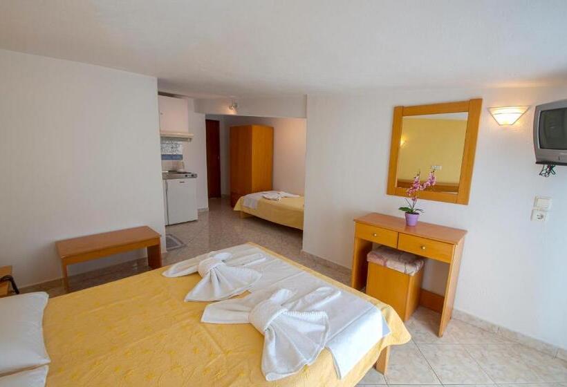 Triple Room Sea View, Marialena