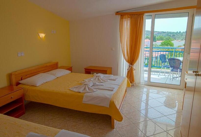 Апартаменты 1 Спальня Вид на Море, Marialena