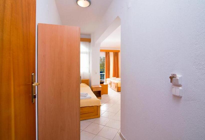 Трехместный Номер Базовый, Marialena