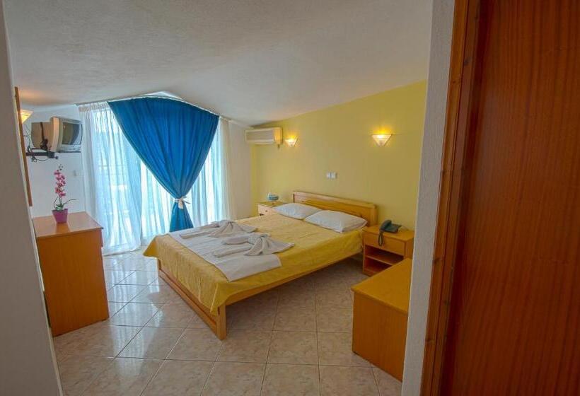 Triple Room Sea View, Marialena