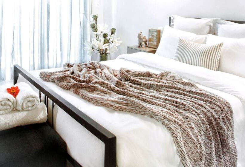 إستوديو سوبيريور, Poseidon Villas