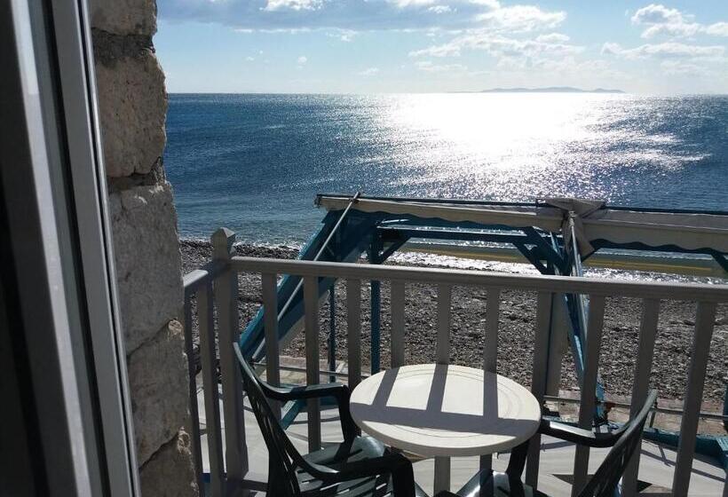 Standard Studio with Balcony, Tarsanas