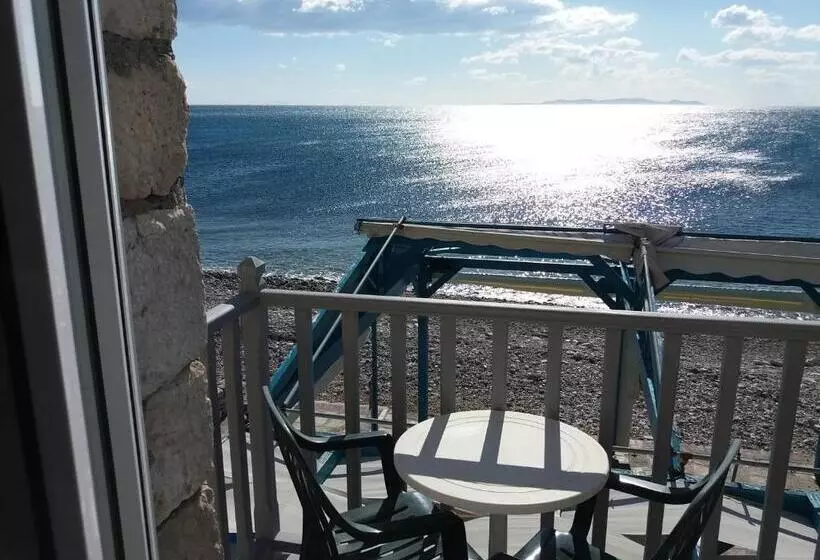 Studio Standard avec Balcon, Tarsanas