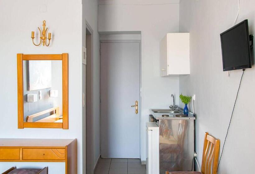 Standard Studio with Balcony, Tarsanas