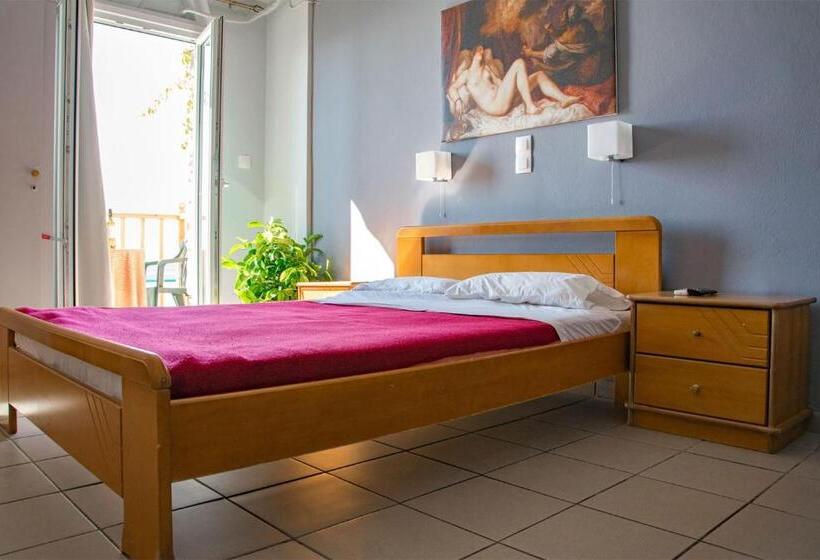 Standard Studio with Balcony, Tarsanas