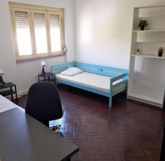 Quarto Triplo Economy, Belém Backpackers