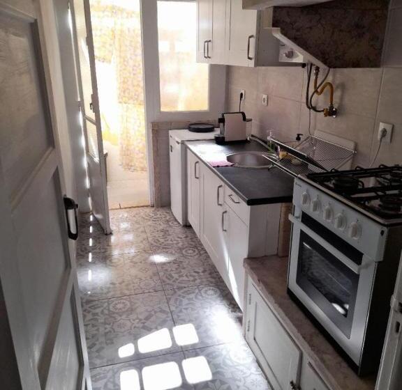 Quarto Estandar, Belém Backpackers