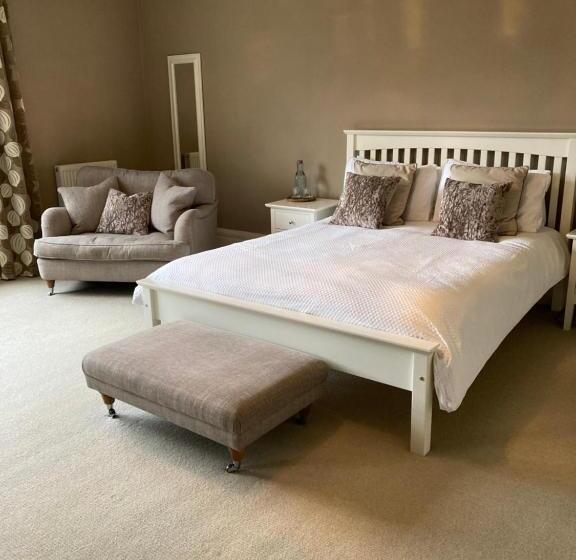 سوییت سوپریور, Gallows Hill