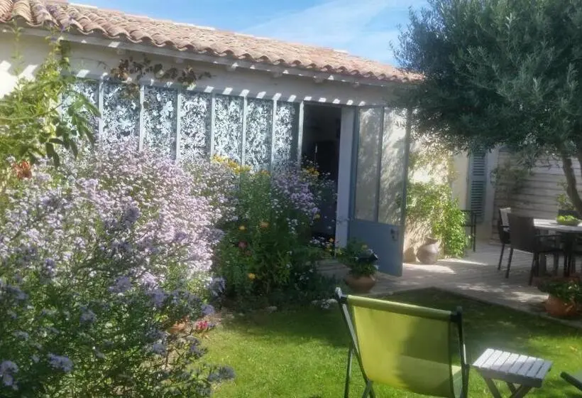 خانه 2 خوابه, La Passerose 3 Pièces Avec Jardin Au Calme,à 300m De La Plage