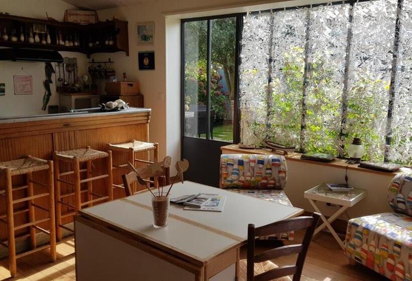 منزل غرفتين نوم, La Passerose 3 Pièces Avec Jardin Au Calme,à 300m De La Plage