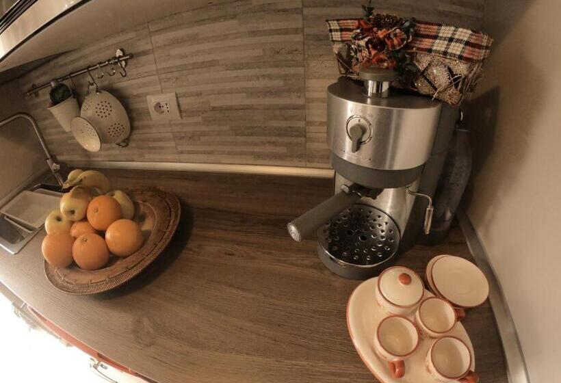 标准三人间, La Casetta Narni