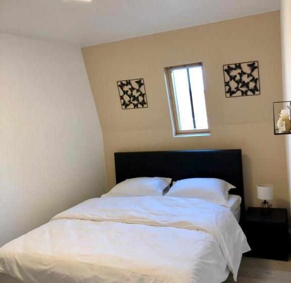 غرفة ديلوكس عائلية, Inga