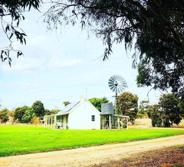 Suite with lake view, The Lake House Retreat