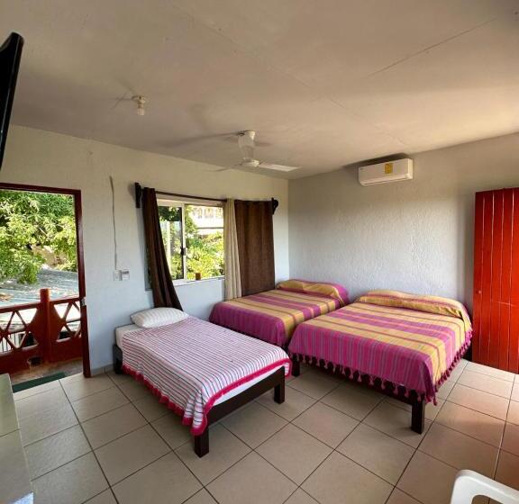 コンフォートトリプルルーム, Cabañas Pepe