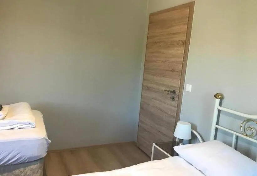 اتاق استاندارد سه نفره, Guesthouse Skógafoss