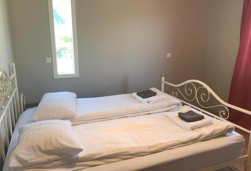 اتاق استاندارد سه نفره, Guesthouse Skógafoss