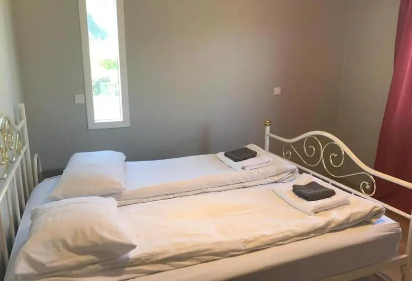 اتاق استاندارد سه نفره, Guesthouse Skógafoss
