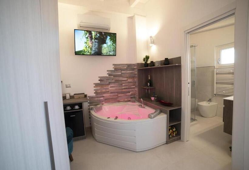 带按摩浴盆的套房, Residenza Montegrappa