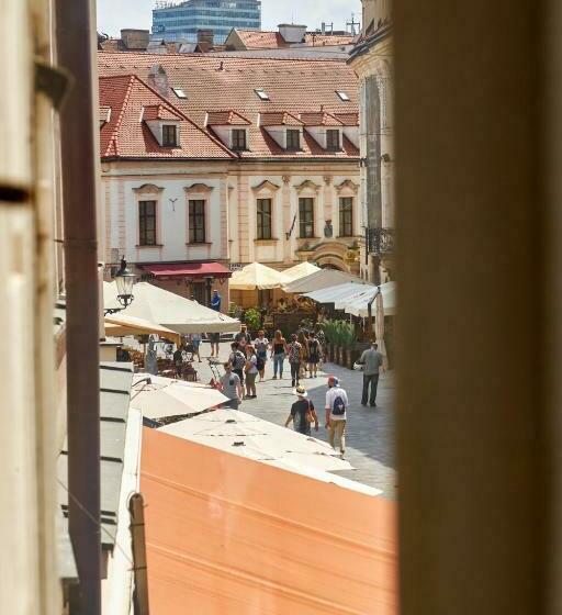 آپارتمان 1 خوابه, Aapartamentoos