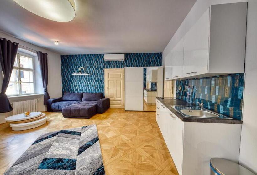 آپارتمان 1 خوابه, Aapartamentoos