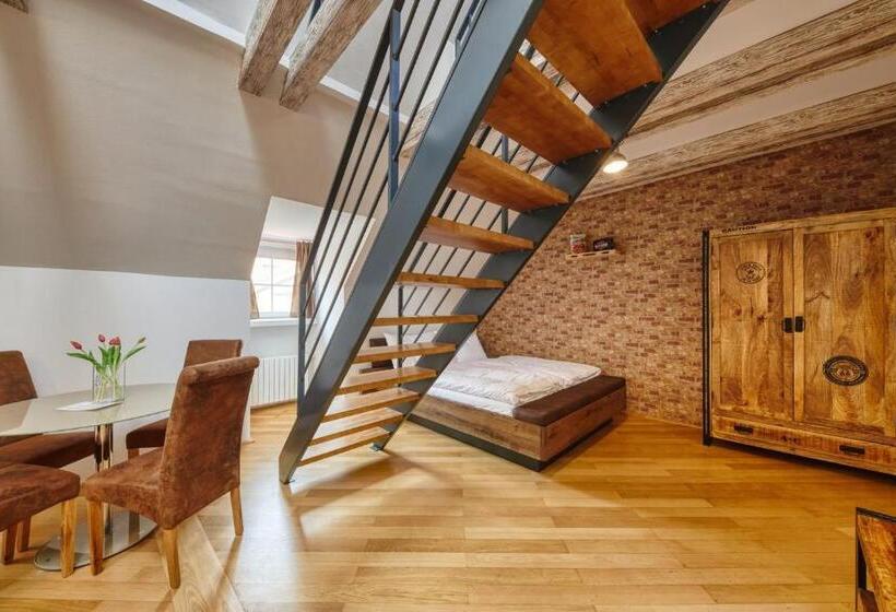 آپارتمان 2 خوابه, Aapartamentoos