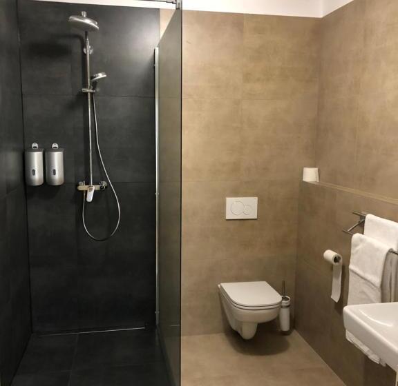 استودیوی استاندارد, Aapartamentoos