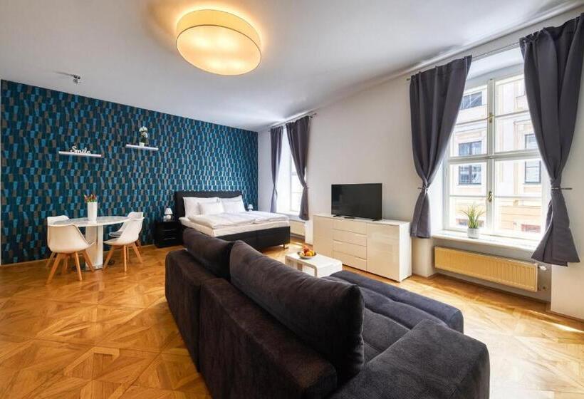 استودیوی استاندارد, Aapartamentoos