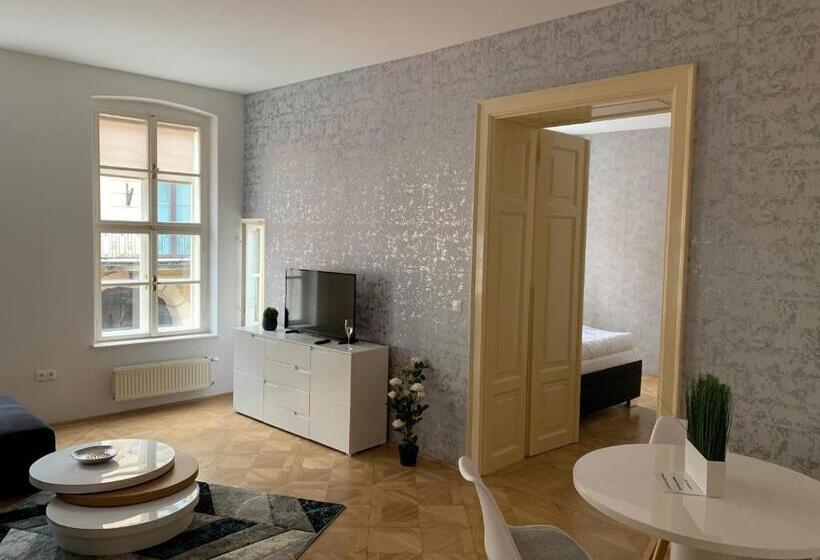 آپارتمان 3 خوابه, Aapartamentoos