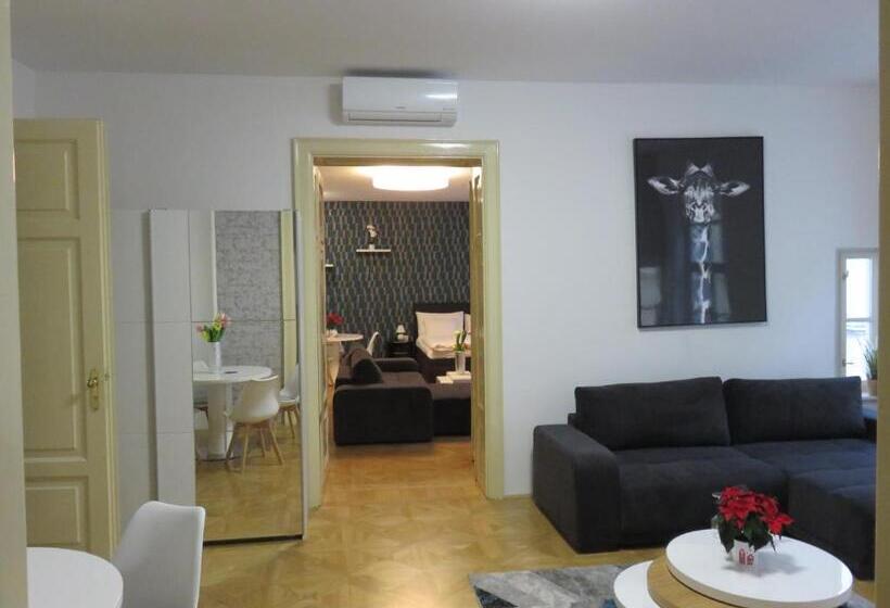 آپارتمان 3 خوابه, Aapartamentoos