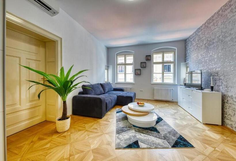 آپارتمان 1 خوابه, Aapartamentoos